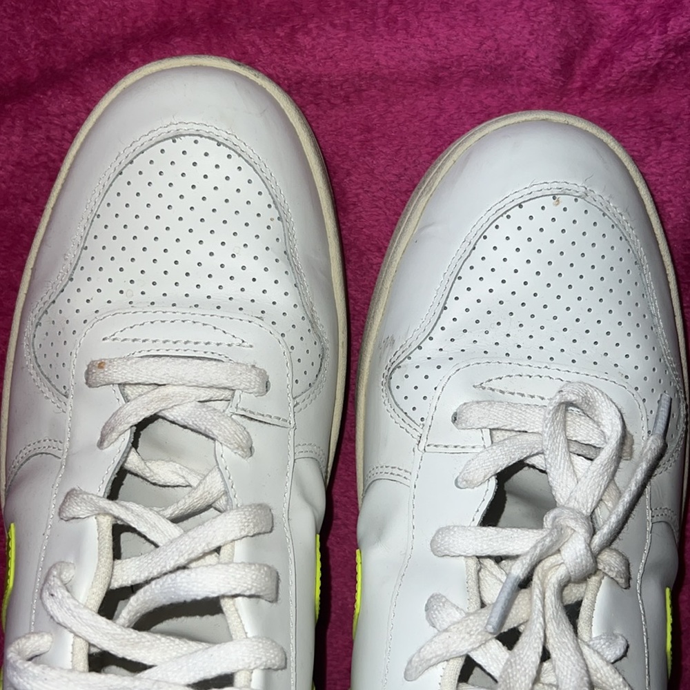 Veja Men's V-10 Leather Low Top Sneakers - Picture 11 of 15